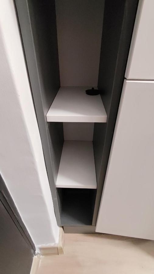 Garsoniera 30Mp Chrysflatty1 - Free Netflix Apartment Arad Bagian luar foto