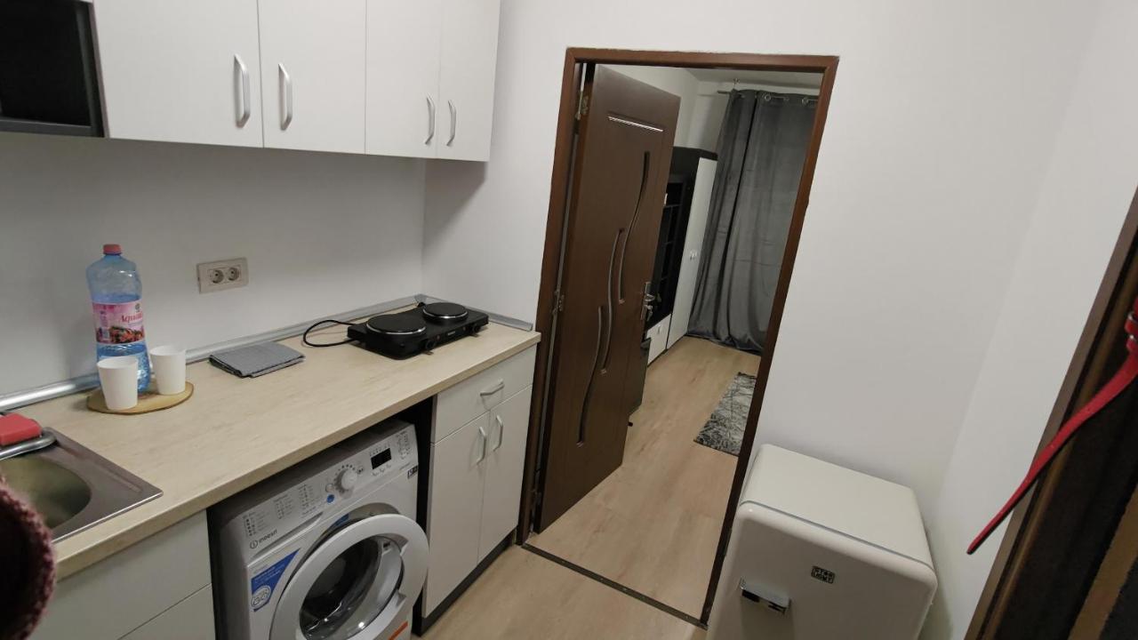 Garsoniera 30Mp Chrysflatty1 - Free Netflix Apartment Arad Bagian luar foto